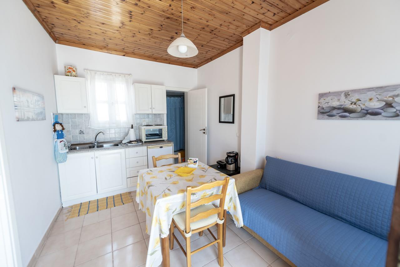 Filoxenia Apartments Chalki Town Dış mekan fotoğraf